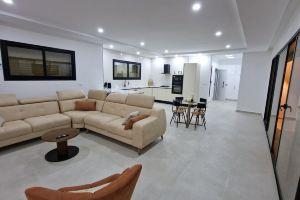 Villa DAR Zineb Djerba,ideal Pour les Familles Avec une Splendide Piscine Privée, Taguermess