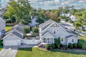 Spacious Patio and Modern Amenities - Charming Beach Retreat Apartments, Virginia Beach