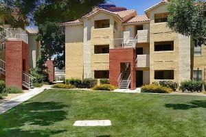 Upgraded Tropical Oasis! Heated Pool, Spa & Gym, Walk to Strip! Hotel, Las Vegas