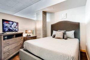 Speechless in - #1 Location - 2Br - Free Parking - VR1 Apartments, Seattle