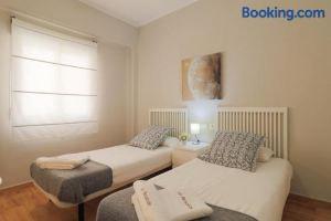 C102 - Huge and Stylish 5 Bedroom by the Center, Malaga