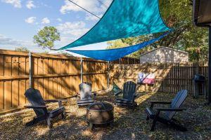 New Home-Hot Tub-GameRoom-Pool Table-10Min to DFW Airport-12 Min from Downtown, Irving