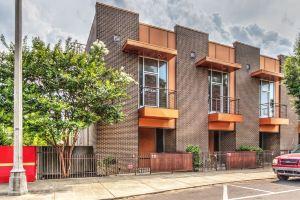 2 bedroom / 2.5 bath Condo - Prime Downtown Location! Newly Renovated, Memphis