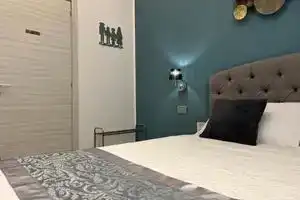 Eva Affittacamere, La Spezia