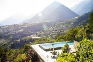 Hotel Finkennest, Scena