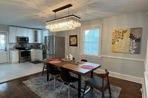 Spacious 2900 SQ Feet House In Ginter Park, 10 min to Everywhere, Richmond