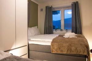 Charming 2BR Home Wi-Fi & heater Apartments, Tromso