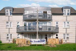 Tasteful 2-person Apartment Near the Center of, De Koog