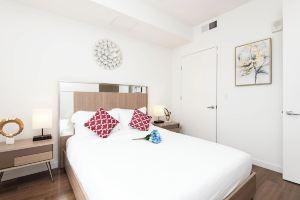 Luxury 1BR Pool, Gym, Rooftop and Prime Location Apartments, Glendale