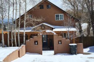 Right downtown Pagosa!!near shops and riverwalk. Hotel, Pagosa Springs