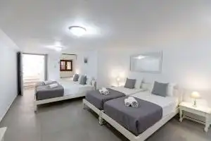 Achilleas Pension, Hydra