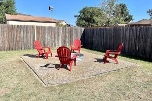LBK Luxury! ✅ 7 Beds + Great Area + Convenient to all of LBK & TTU. 🌟 Hotel, Lubbock