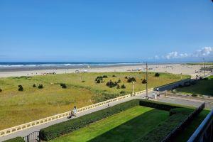Sand Dollar Haven at Beach Club Unit 306 Hotel, Seaside