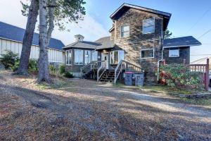 Seaside Manor: Family friendly with, great place for large group. Hotel, Seaside