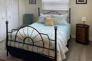 Walking distance to the Atlantic and your favorite beachside restaurants!! Hotel, Ormond Beach