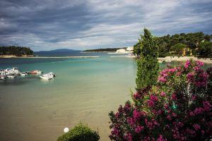 2-bedroom apartment beachfront with perfect sea view delightful Padova II, Rab