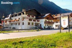 Hotel Kristall B&B, Ischgl