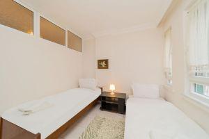 Cozy Flat Close to Duden Waterfalls in Apartments, Lara
