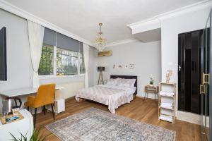 8 Rooms House, Izmir