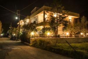 Savas Rooms, Paleochora