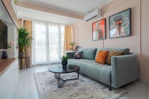 La Maison Colorée -Bright & Cozy Home by Metro / Mall Apartments, Sofia