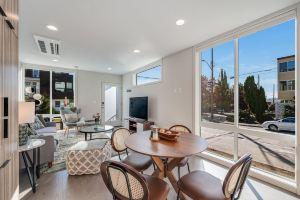 Rooftop Deck with Breathtaking Views - Stunning Modern Townhome Apartments, Seattle