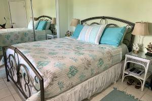 Serene Condo with Stunning Bay View and Pool Apartments, Montauk