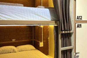 Longdoo Hostel, Phi Phi Island