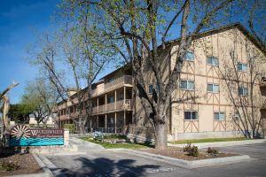 Waterwheel Escape - River access+2pools+4 hot tubs Hotel, New Braunfels