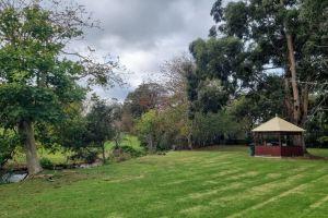 Tranquil retreat on Middleton Road, mid-way between the city and the sea! Hotel, Albany