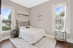 Chic 2BR & PKNG Mins to Downtown, Fiserv, Brewers Rave, St. Lukes, & Froedtert Apartments, Milwaukee