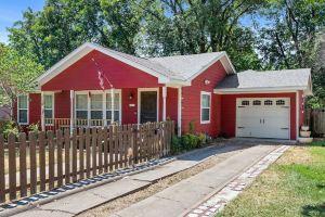 La Casa Roja - Pet-Friendly - 3Br Home - Walk to Castle & Downtown, Waco