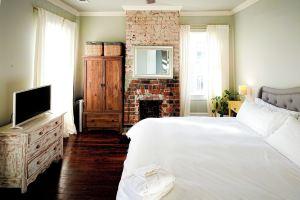 Historic Home with Private Hot Tub Apartments, Savannah