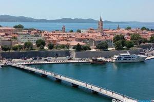 Near City Center Apartment with Free Parking and Air Condition in Each Room, Zadar