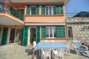 Villa with Pool in Recco Cinque Terr, Faveto