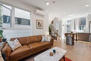 Rooftop Patio and Work-Friendly Amenities - Charming Urban Retreat Hotel, Seattle
