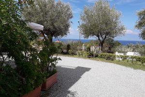 Romantic studio with sea view inside Casale San Francesco resort, Tropea
