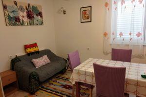 Stay in the Heart of at Peninsula Accommodation Cottage, Zadar