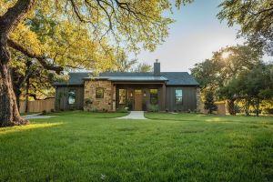 New & Downtown! The Bear Claw Hotel, Waco