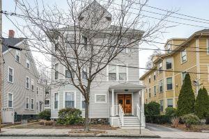 Walk to Harvard Square: Apartment in Cambridge, Boston