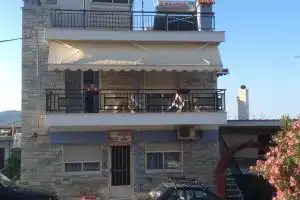 Natalie Apartments, Neos Marmaras