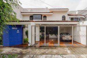 Boutique Loft -Air Conditioned - Providencia Zone Mini-hotel, Guadalajara