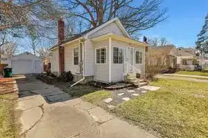 Boho - Retro Style in - 10 minutes to MSU's Campus, Lansing