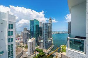 Luxurious Brickell Loft with Water Views, Full Amenities and Free Parking! Apartments, Miami