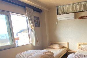 Seaside House Right in Front of MarinaReso, Numazu