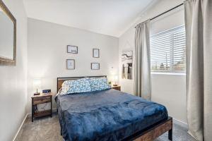 Brand New 2 Bed Private Getaway! Close to Airport! Hotel, Seatac