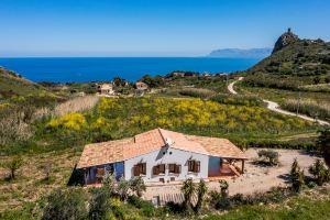 Villa Elena 2 Km from the Natural Reserve of Zingaro, Scopello