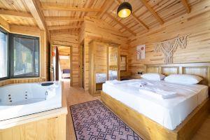 Honeymoon Bungalow with Private Pool and Sea View . Cottage, Fethiye