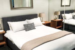 Melbourne River Views Hotel, Melbourne