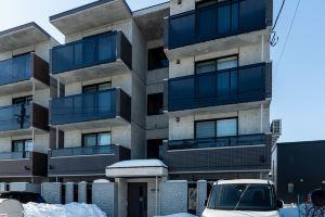 Sentiment Hotel, Chitose